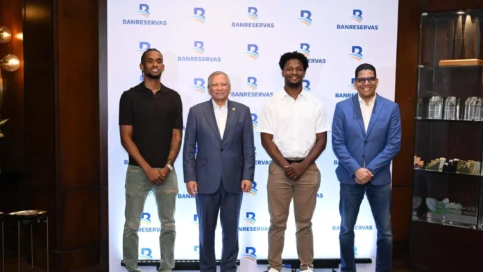 Banreservas incorpora a Jean Montero y Andrés Feliz como embajadores para fortalecer el orgullo dominicano en Europa